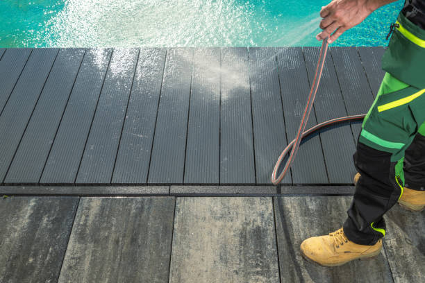 Best Deck Pressure Washing  in Greenwood, MS